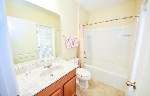 Five Bedrooms, Four Bathroom Home 10cp14