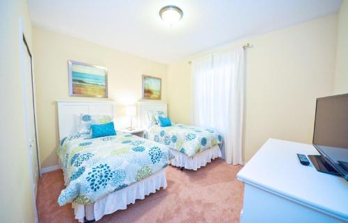 Five Bedrooms, Four Bathroom Home 10cp14