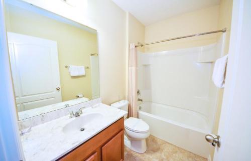 Five Bedrooms, Four Bathroom Home 10cp14