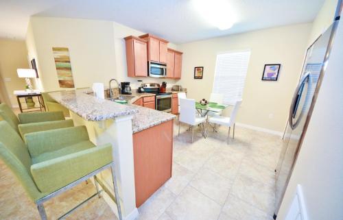 Five Bedrooms, Four Bathroom Home 10cp14