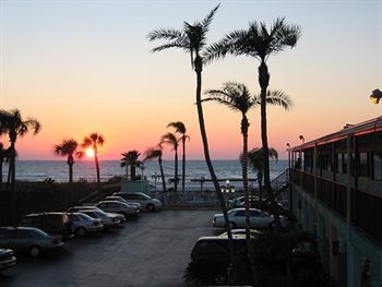 Plaza Beach Hotel - Beachfront Resort