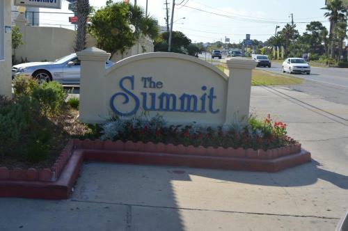 Hotel The Summit Condominiums