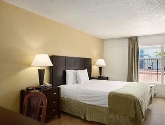 Motel Days Inn St Pete North