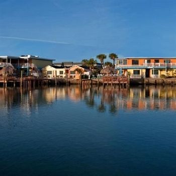 Hotel Bayview Plaza Waterfront Resort