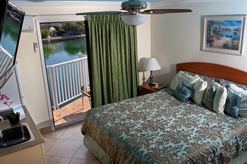 Hotel Bayview Plaza Waterfront Resort