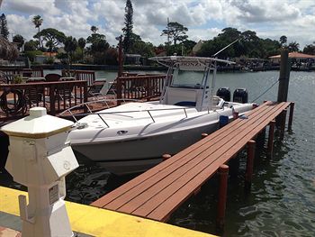 Bay Palms Waterfront Resort - Hotel And Marina