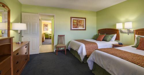 Hotel Alden Suites - A Beachfront Resort