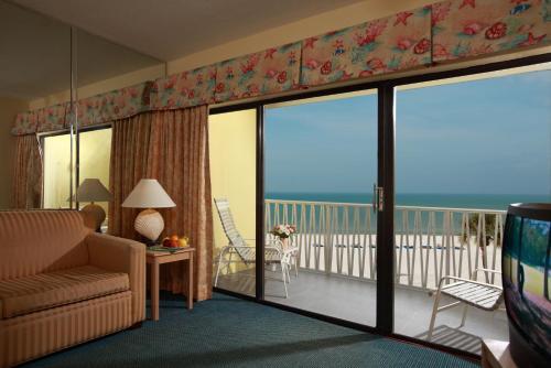 Hotel Alden Suites - A Beachfront Resort