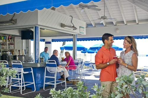 Hotel Alden Suites - A Beachfront Resort