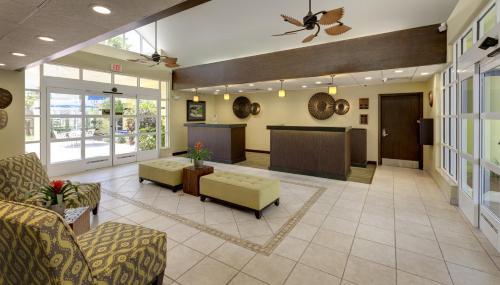 Hotel Alden Suites - A Beachfront Resort