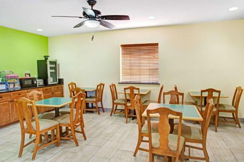 Motel Super 8 By Wyndham St. Augustine Beach