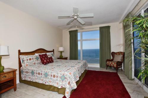 Hotel Sterling Reef Beach Resort