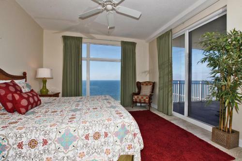 Hotel Sterling Reef Beach Resort