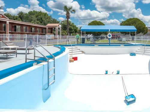 Motel Rodeway Inn - Silver Springs