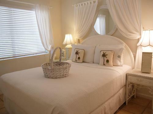 Hotel Siesta Key Bungalows