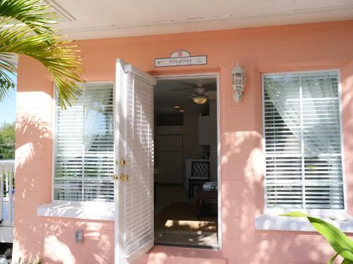 Hotel Siesta Key Bungalows