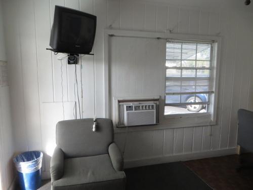 Royal Palms Motel