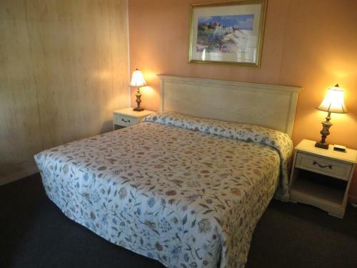 Royal Palms Motel