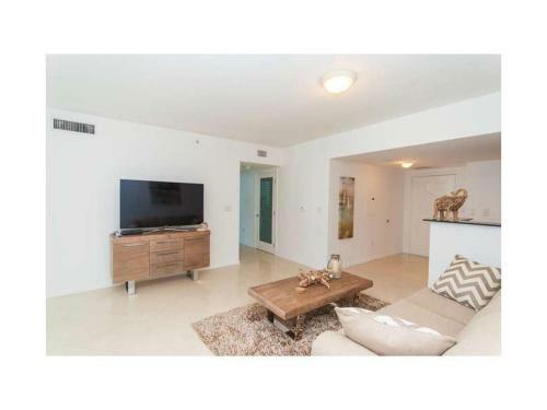 Apartamentos La Perla Condominium On The Beach