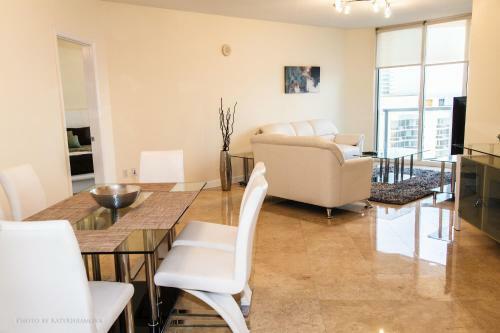 Apartamentos La Perla Condominium On The Beach
