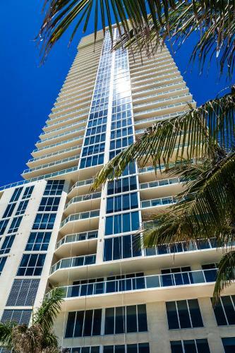 Apartamentos La Perla Condominium On The Beach