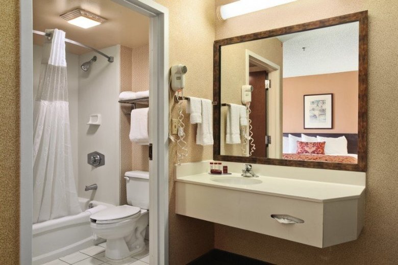 Hotel Ramada Suites Orlando Airport