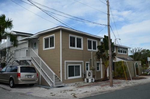 Twins Inn & Apartments