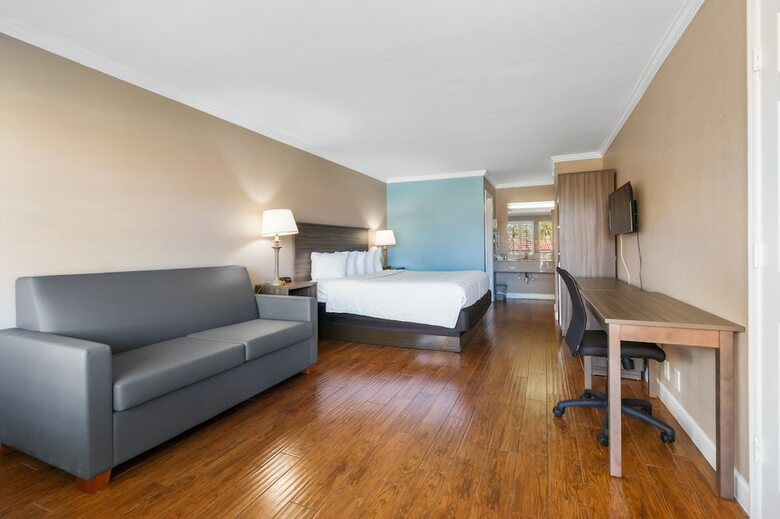 Hotel Vero Beach Inn & Suites