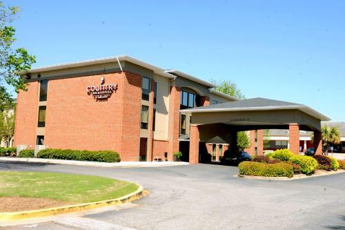 Hotel Comfort Suites At North Point Mall