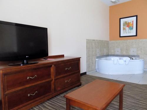 Hotel Baymont Augusta Riverwatch