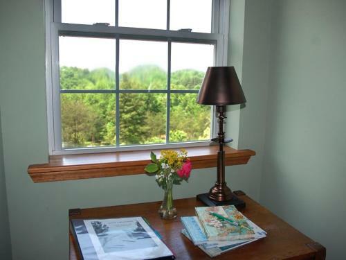 Long Mountain Lodge Bed & Breakfast