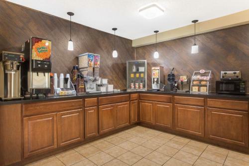 Hotel Super 8 By Wyndham Columbus Airport