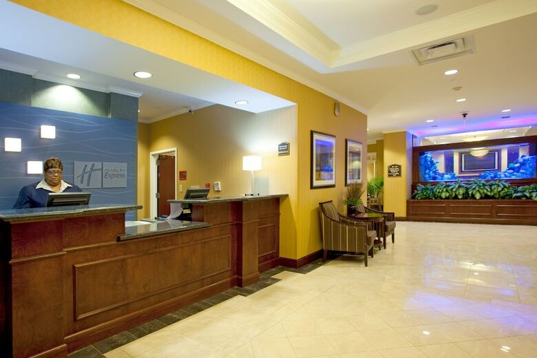 Hotel Holiday Inn Express Columbus At Northlake