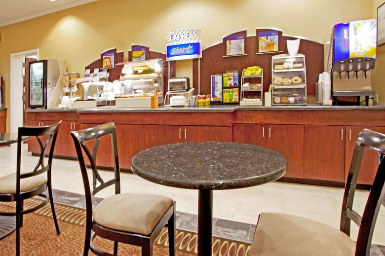 Hotel Holiday Inn Express Columbus At Northlake