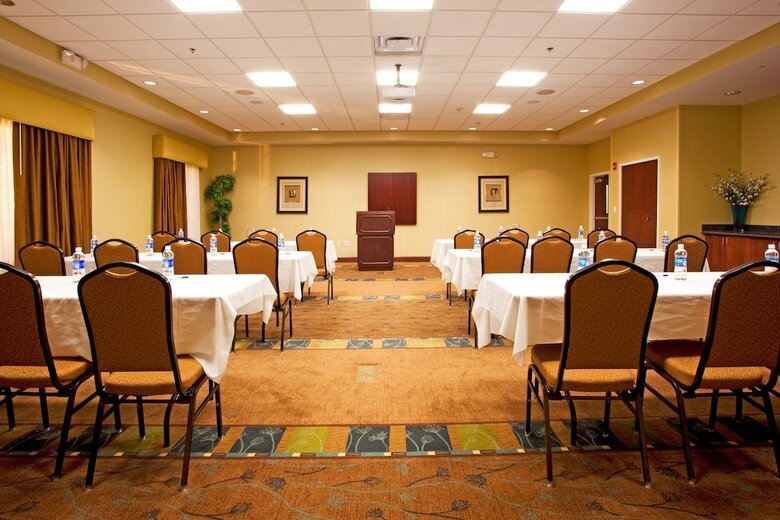 Hotel Holiday Inn Express Columbus At Northlake