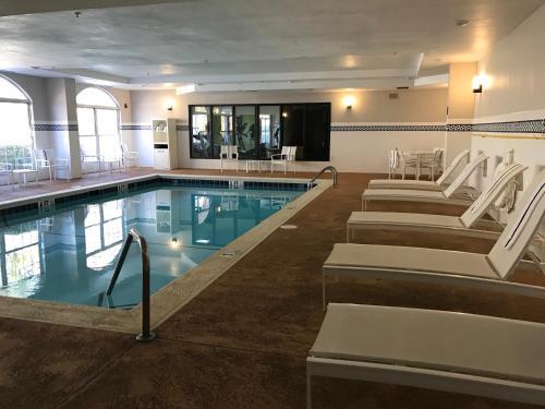 Hotel Country Inn & Suites By Radisson, Dalton, Ga