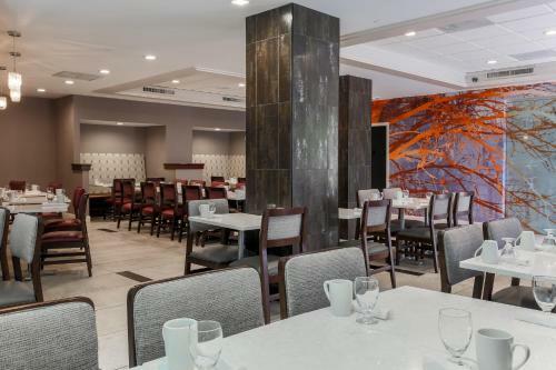 Hotel Doubletree By Hilton Atlanta Airport