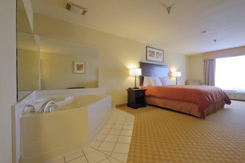 Hotel Country Inn & Suites Savannah North