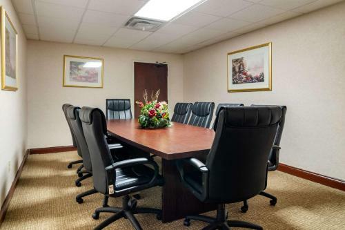 Hotel Comfort Inn And Suites