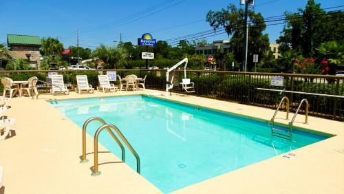 Motel Days Inn & Suites Midtown
