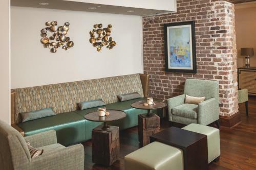 Cotton Sail Hotel Savannah Riverfront