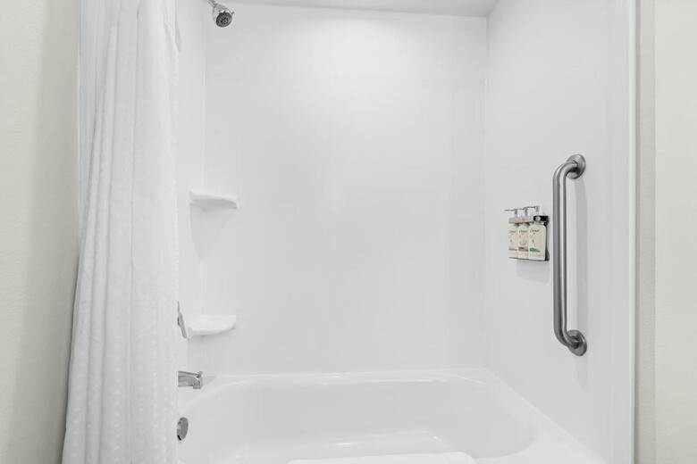 Holiday Inn Express Hotel & Suites Savannah Midtown