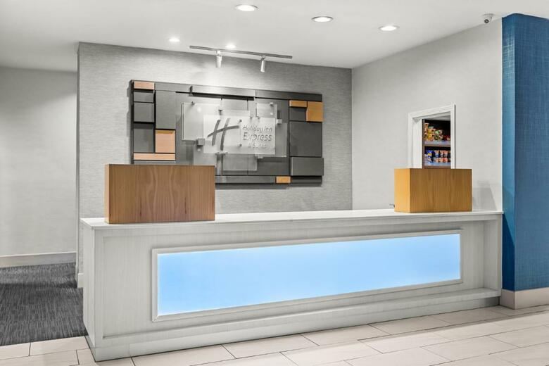 Holiday Inn Express Hotel & Suites Savannah Midtown
