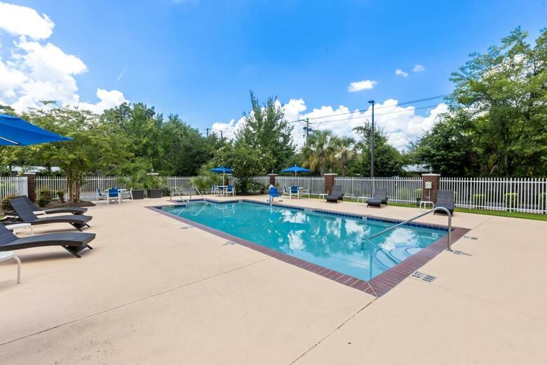 Holiday Inn Express Hotel & Suites Savannah Midtown