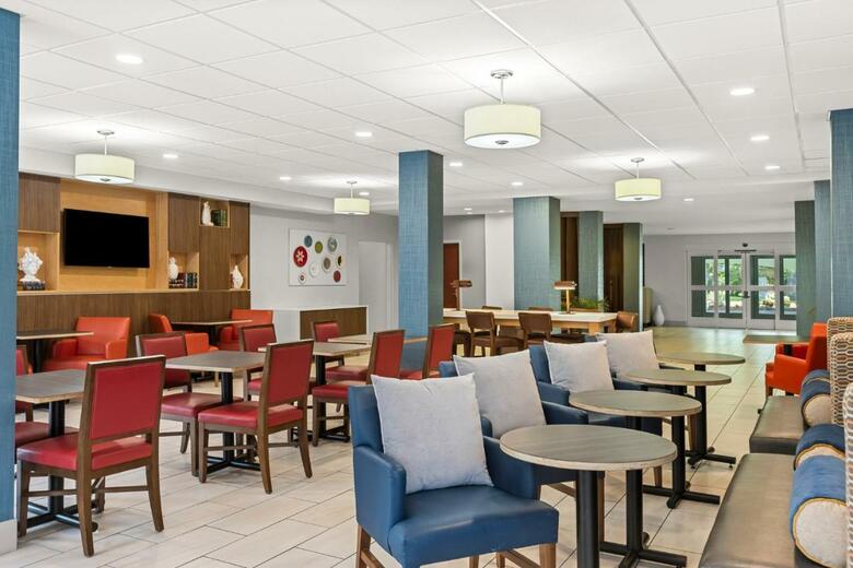 Holiday Inn Express Hotel & Suites Savannah Midtown