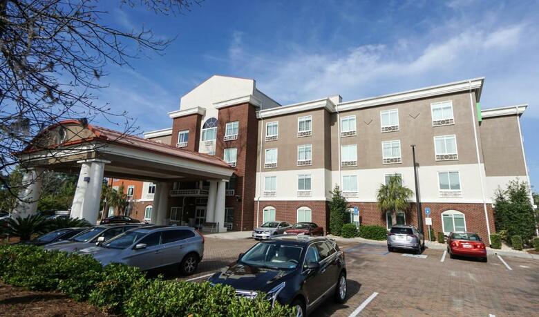 Holiday Inn Express Hotel & Suites Savannah Midtown
