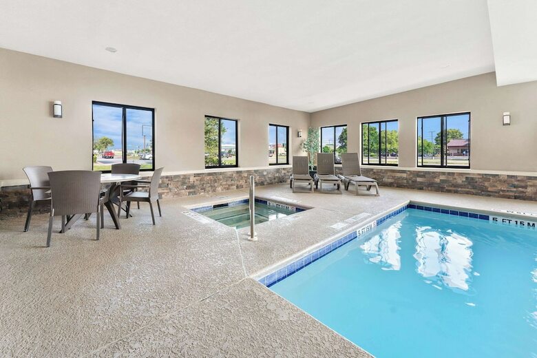 Hotel Comfort Suites Warner Robins
