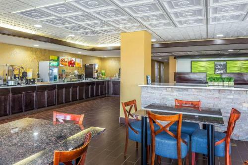 Hotel Quality Inn & Suites Warner Robins