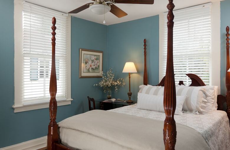 Bed & Breakfast Azalea Inn And Villas
