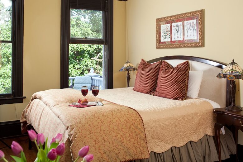 Bed & Breakfast Azalea Inn And Villas